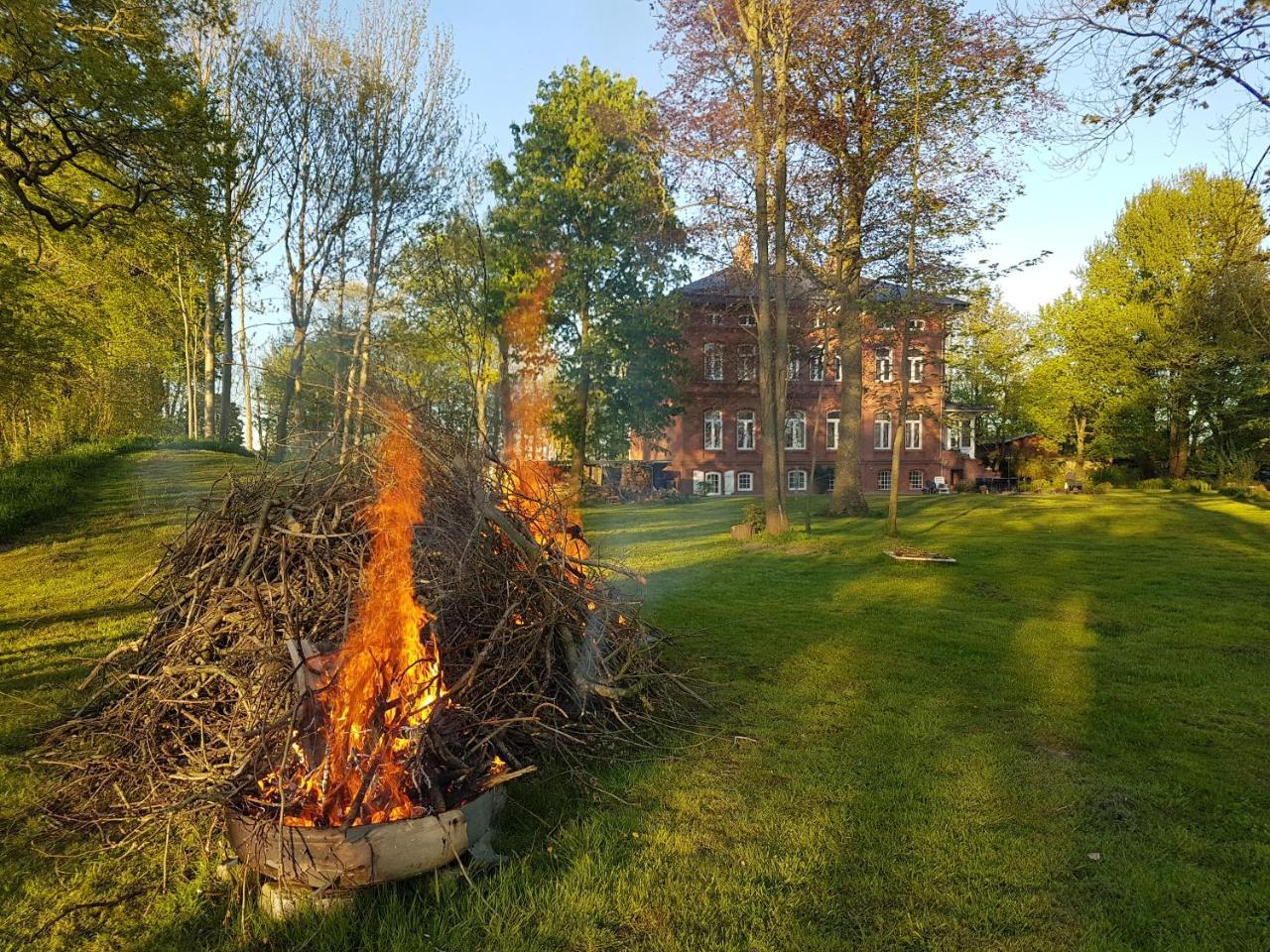 Appartamento Haus Im Park Wesselburen Esterno foto